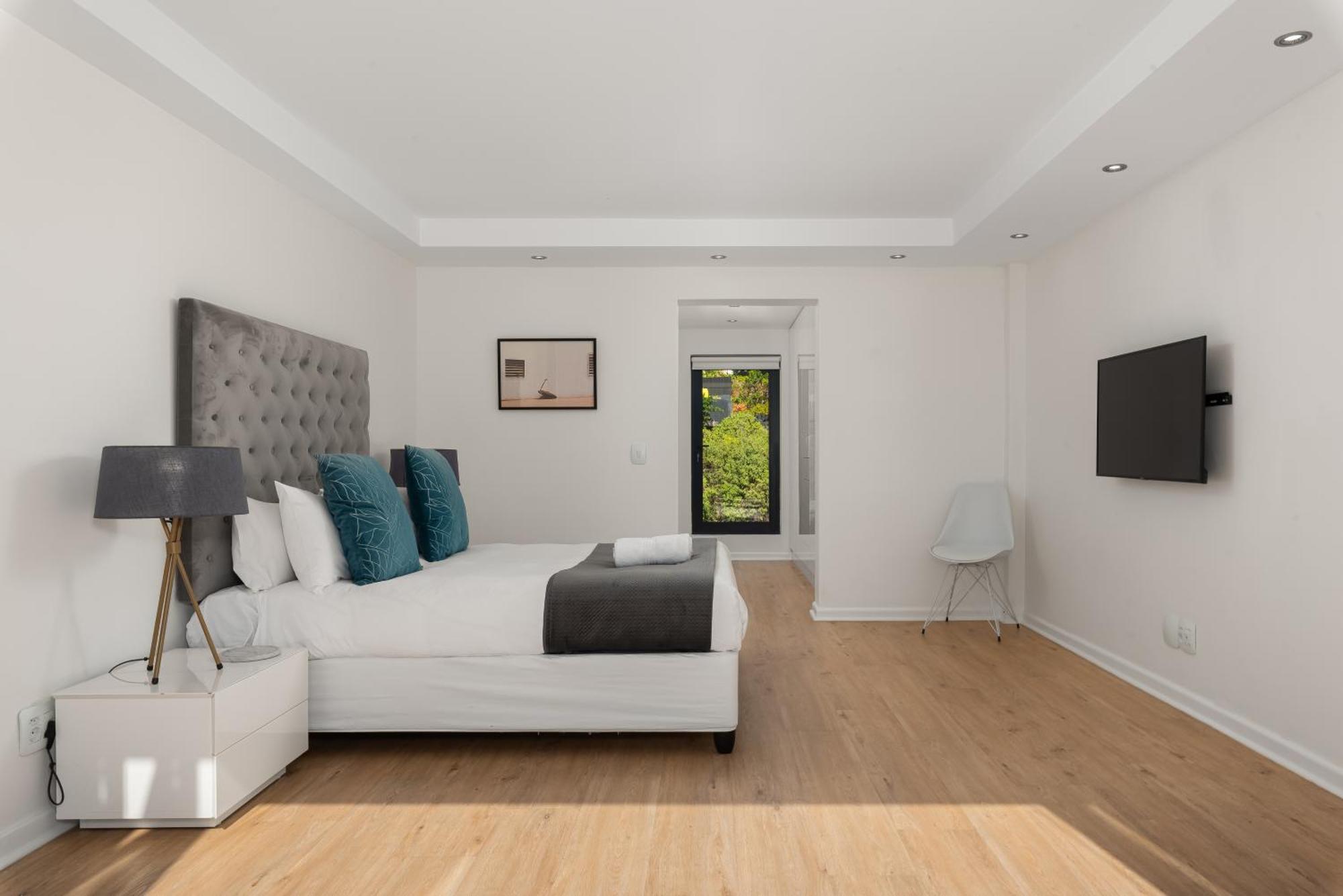 Kloof Road Luxury