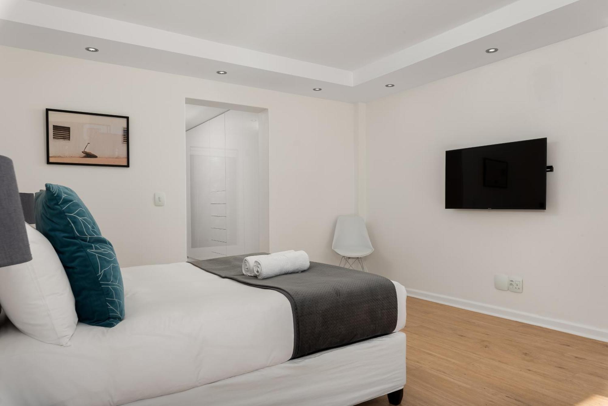 Kloof Road Luxury